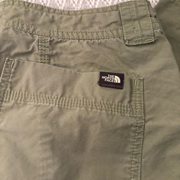 The North Face Women's Olive Green Convertible Outdoor Utility Pants, Size 4 - Picture 2 of 8